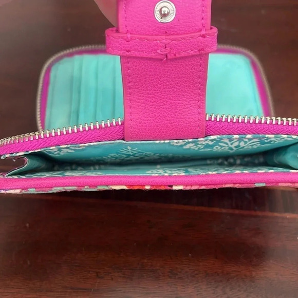Vera Bradley Modern Medley Glenna RETIRED 2017 Trifold Wallet ID Case - Picture 4 of 5